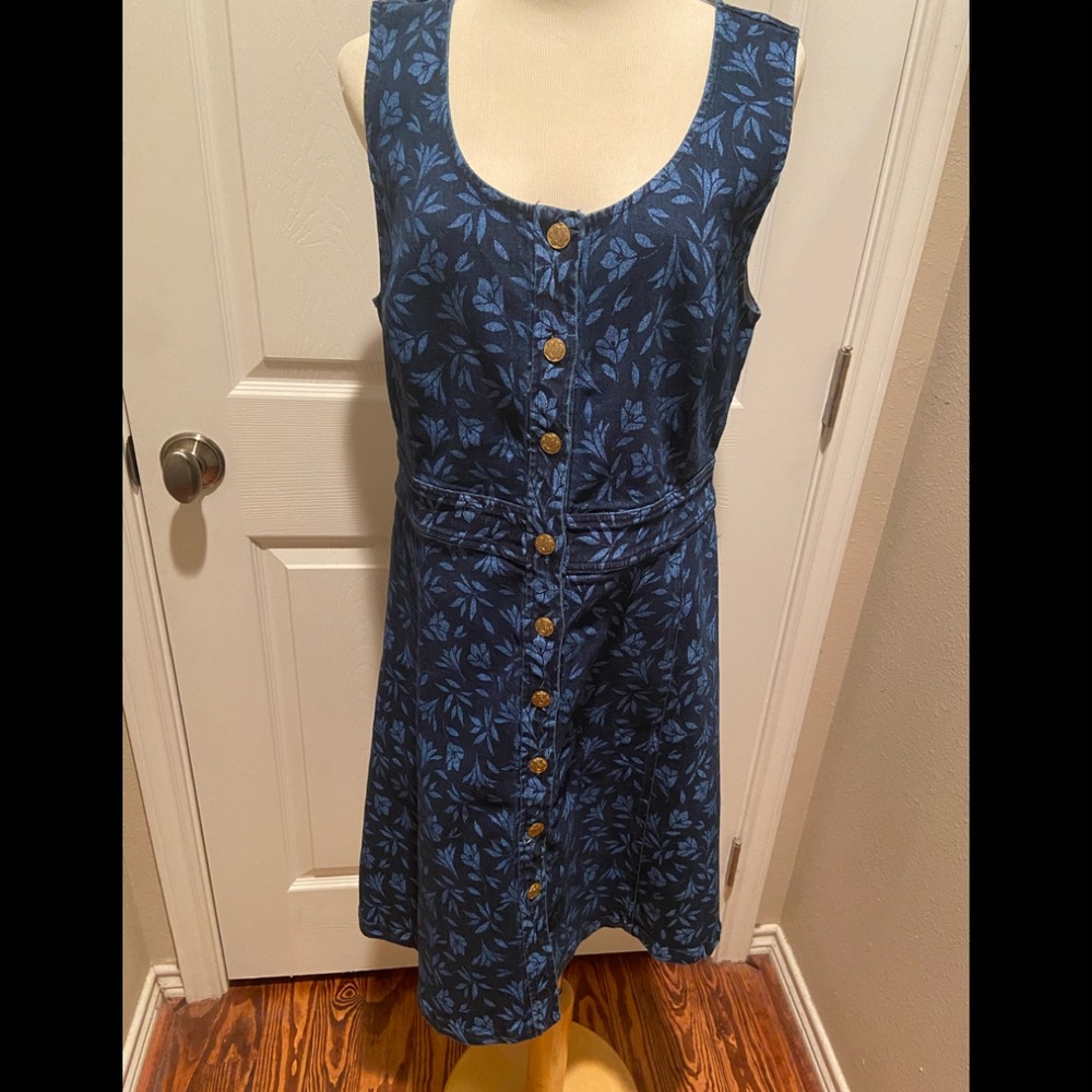 NWT! Draper James floral Denim Dress button front